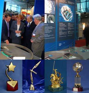 President of Russia Vladimir Putin and President of Finland Tarja Halonen at the exposition stand of CRISM «Prometey»